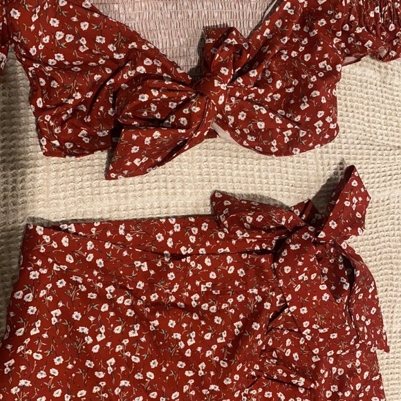 Two-Piece Floral Set - Picture 2 of 4